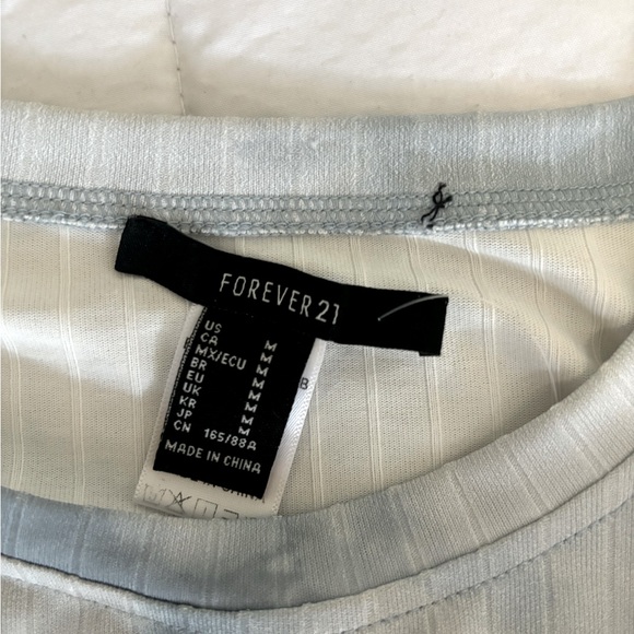 Forever 21 Blue Tie-Dye Open Back Cropped Shirt - Size Medium - Picture 4 of 5